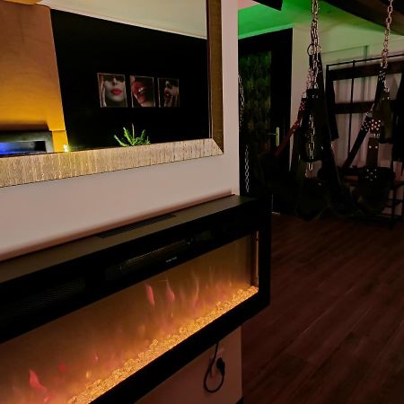 La Loveroom Bdsm De Nice " La Chambre Luxe Des Desirs " Exterior photo