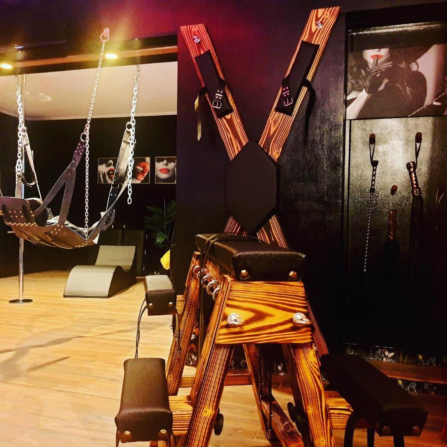 La Loveroom Bdsm De Nice " La Chambre Luxe Des Desirs " Exterior photo